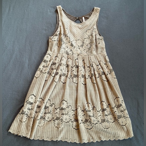 Women’s Free People Open Back Brown Lace Dress: Size Medium - Picture 1 of 8
